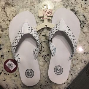So flip flops.  Size 7/8.  Brand new.