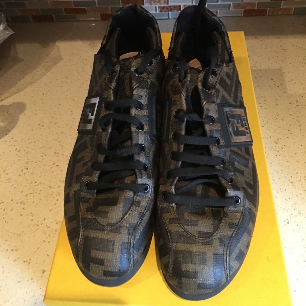 Ladies Fendi canvas sneaker