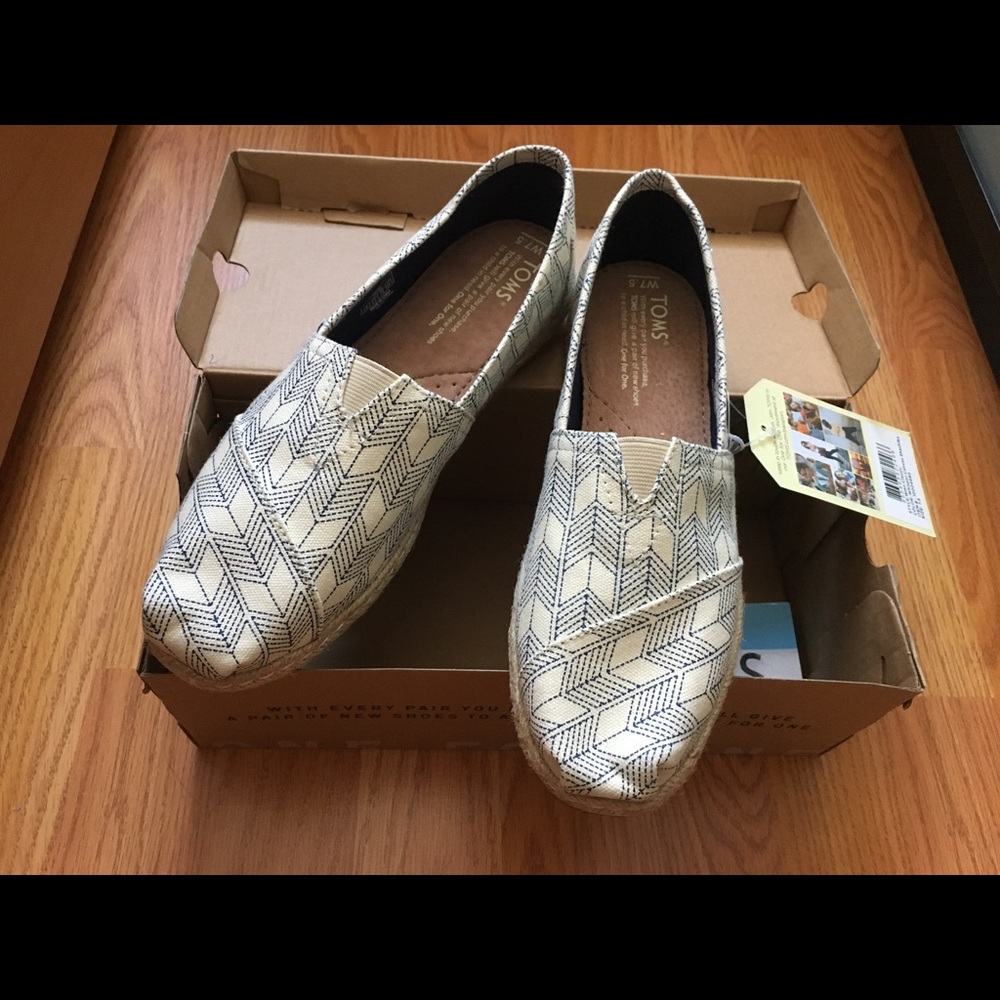 Whisper Canvas Shashiko TOMS