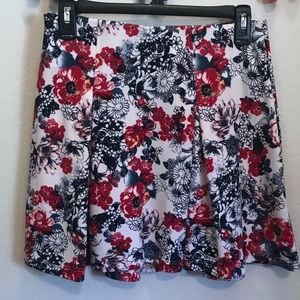 Floral pleated miniskirt