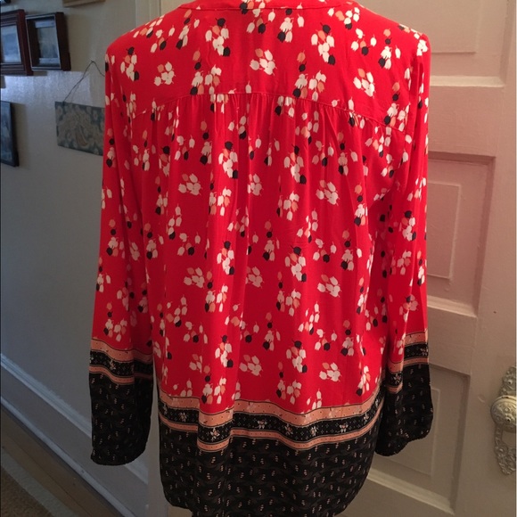 Pretty NWT Loft Top - Picture 3 of 5