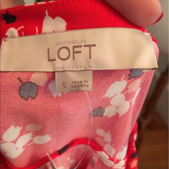 Pretty NWT Loft Top - Picture 5 of 5
