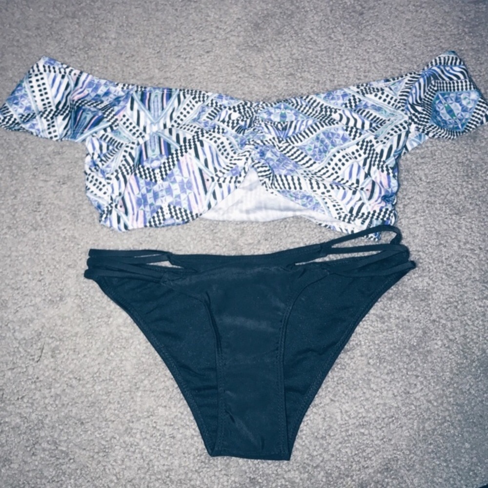 Off the shoulder bikini