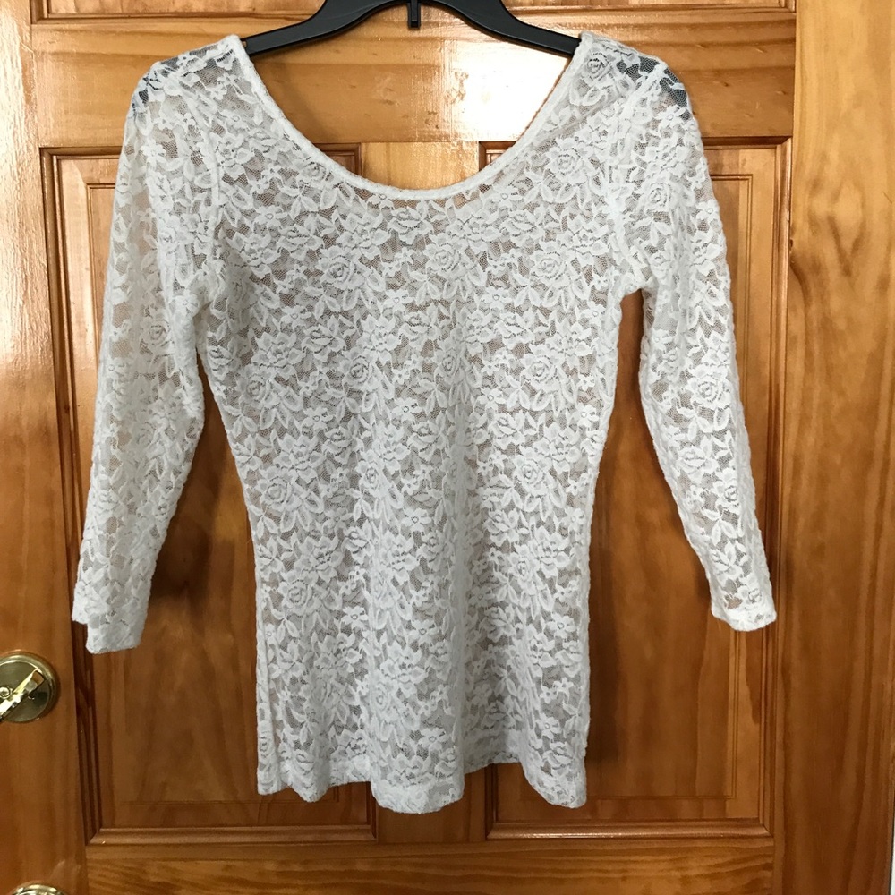 Lace top 3/4 length sleeves
