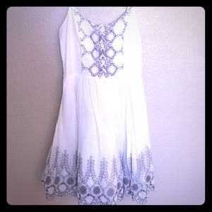 White GUESS dress. Excellent condition, no stains