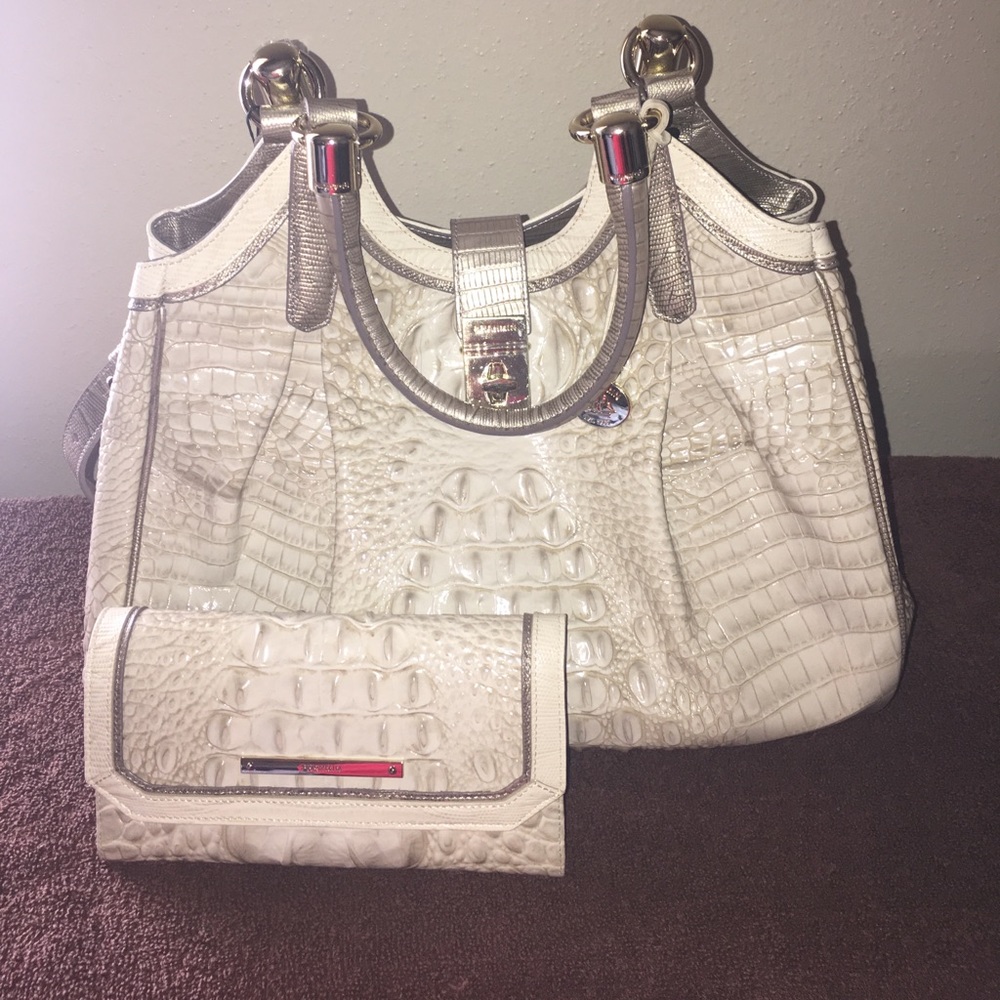 Brahmin Elisa Hobo and Matching Wallet!!!!