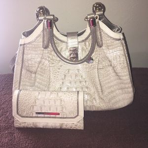 Brahmin Elisa Hobo and Matching Wallet!!!!