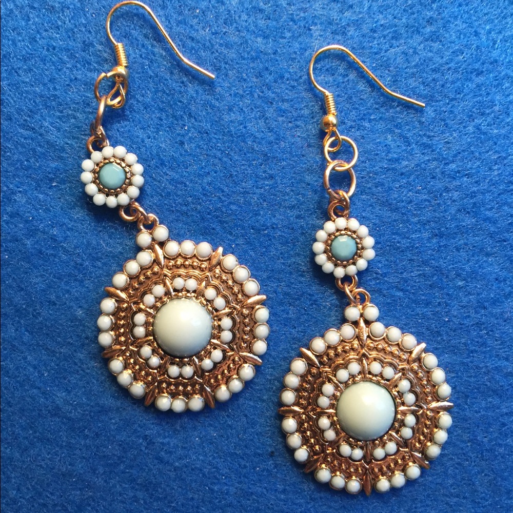 Earrings - Picture 3 of 8