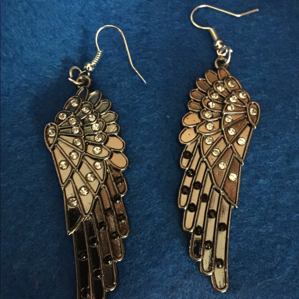 Earrings - Picture 5 of 8