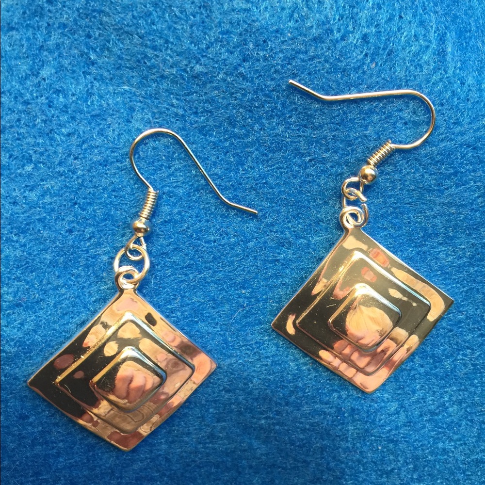 Earrings - Picture 7 of 8