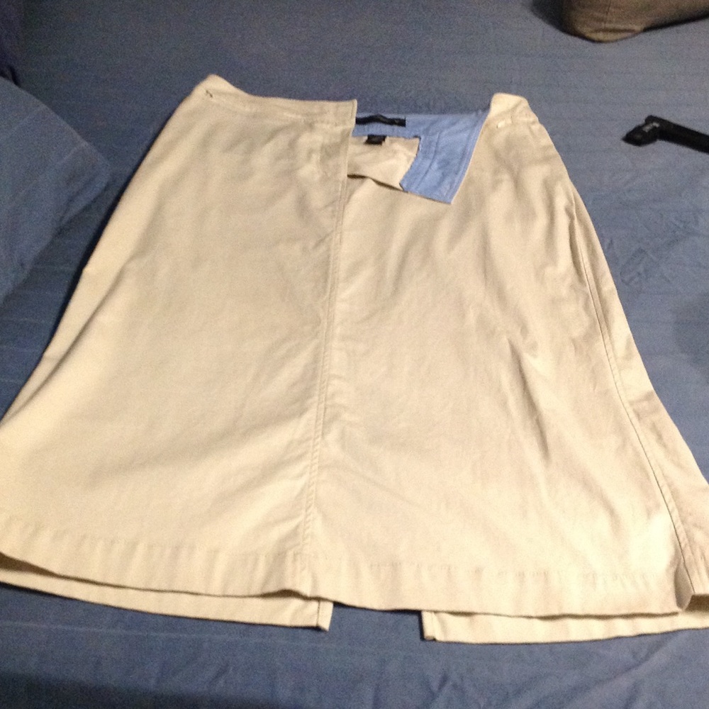 Long khaki skirt with zipper