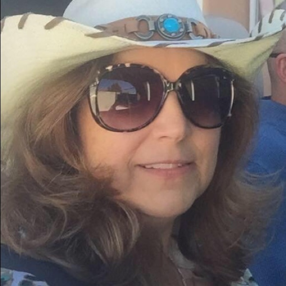 Meet your Posher, Tonya Owner of ID Beads.com