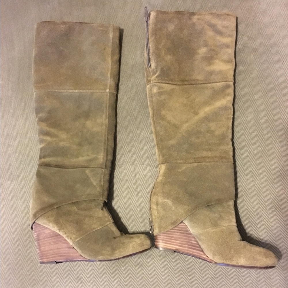 🍁Jeffrey Tyler Olive Green Suede Boots! Size 8🍁