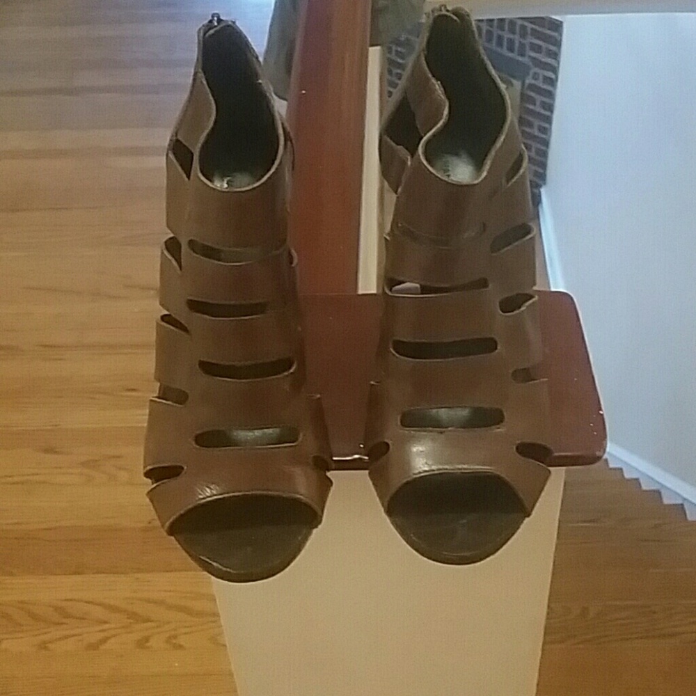Banana Republic heel