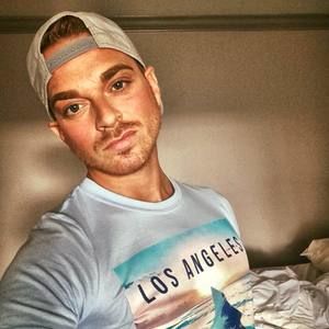 Meet your Posher, Kenneth