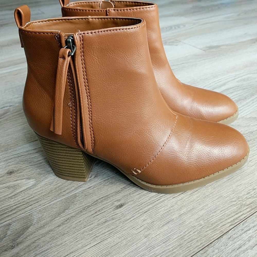 Camel ankle boots