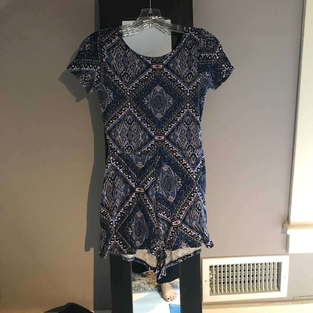 Super pretty short sleeve romper