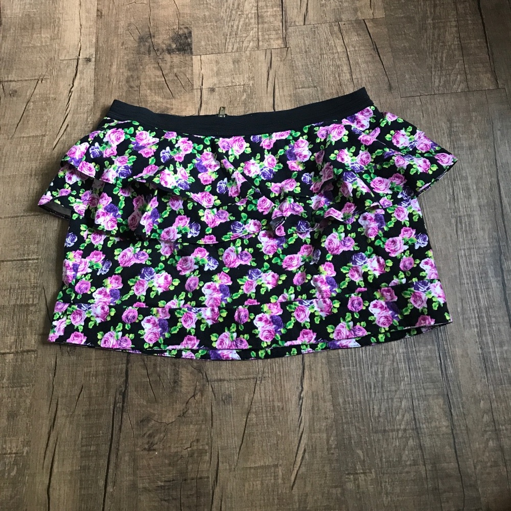 Material girl XL Peplum skirt