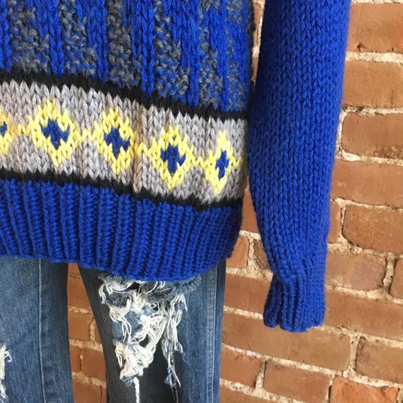 Vintage oversized knit sweater! Hella awesome - Picture 2 of 7