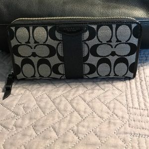 Coach zipper wallet with 3 pockets