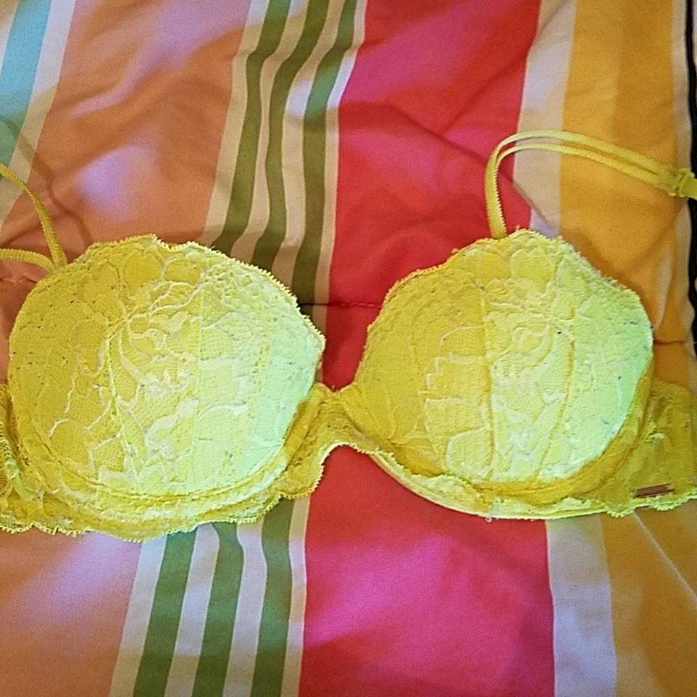 Victoria's secret PINK 32 b bra
