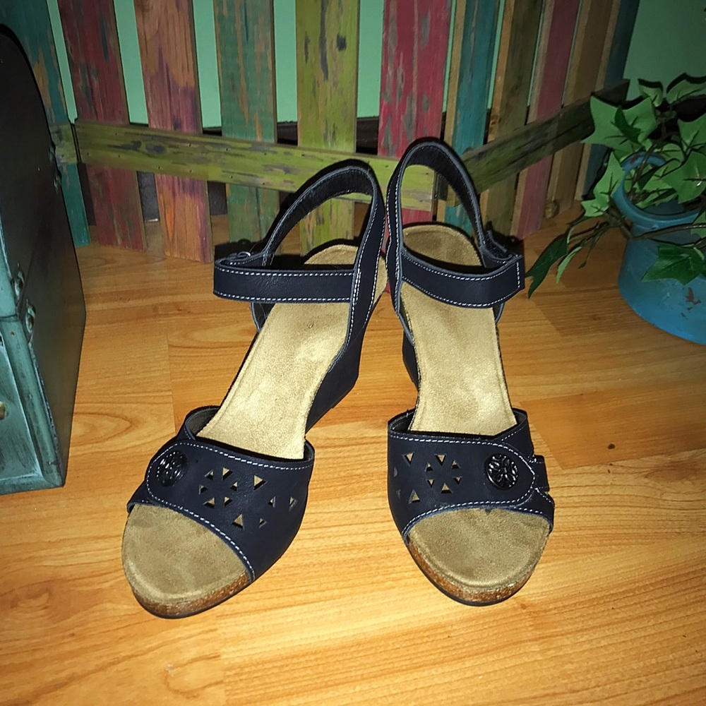 Marabella Black Wedge Heels, Size 9 1/2.