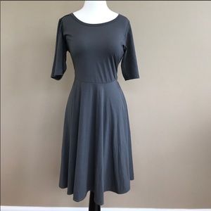 EUC solid grey Nicole