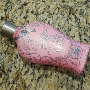 Yes Way Rosé Tanning Lotion