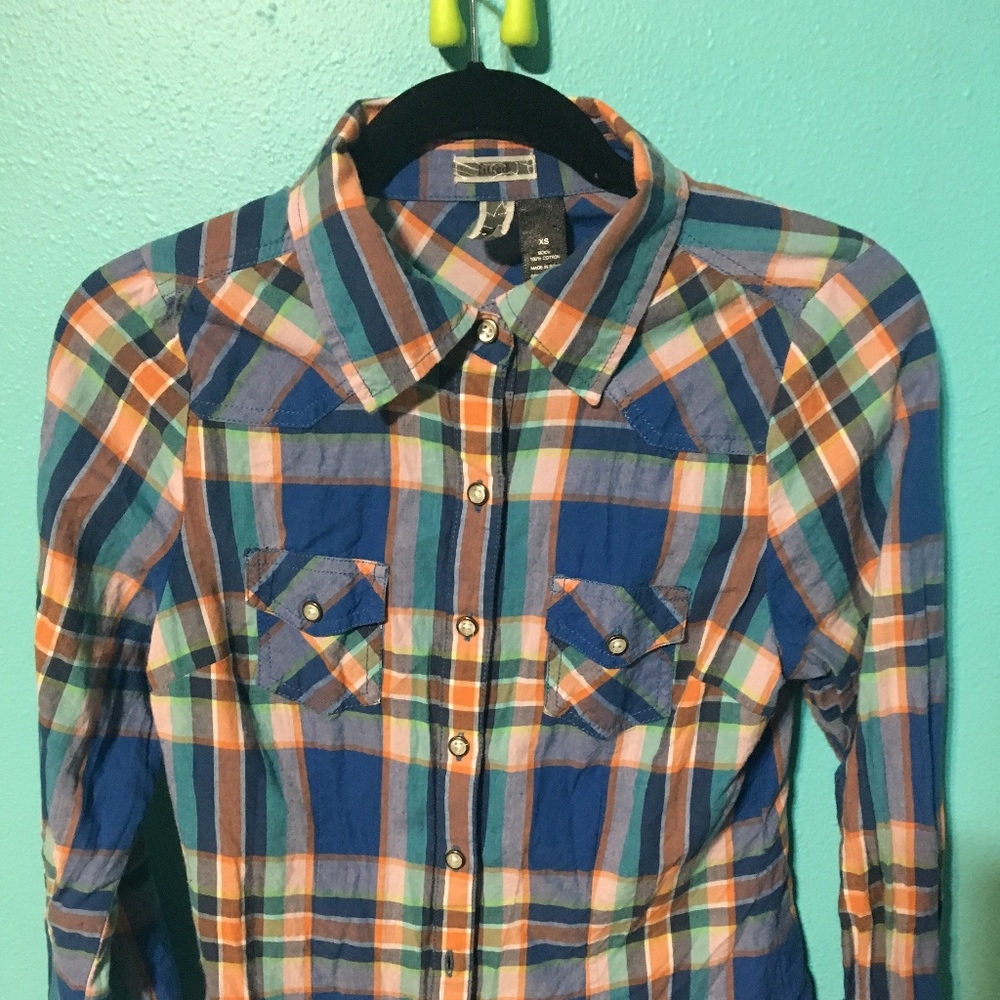 Paid Button Down