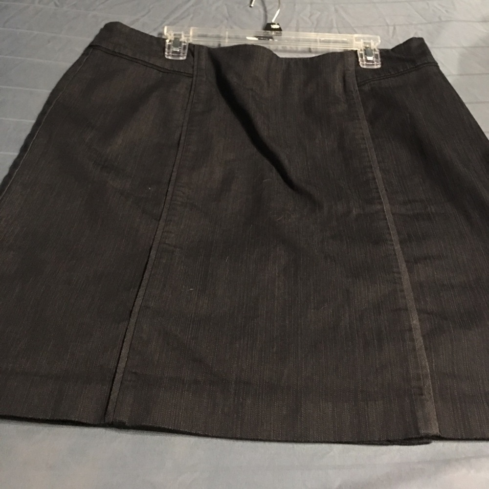 Dark denim skirt with pleats