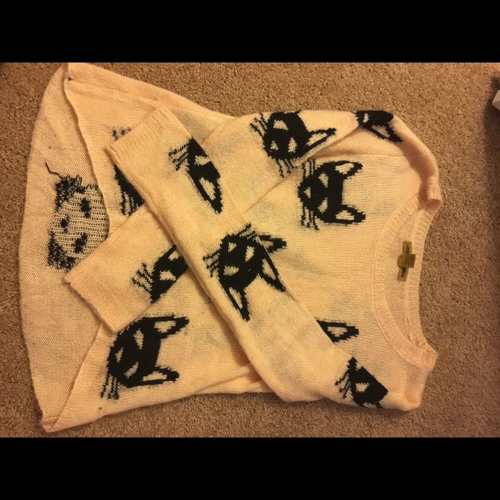 PEACH cat sweater size M