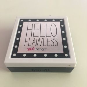Benefit Hello Flawless! In "Me, Vain?" Champagne