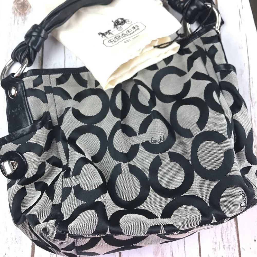 Coach black&silver logo shoulder bag