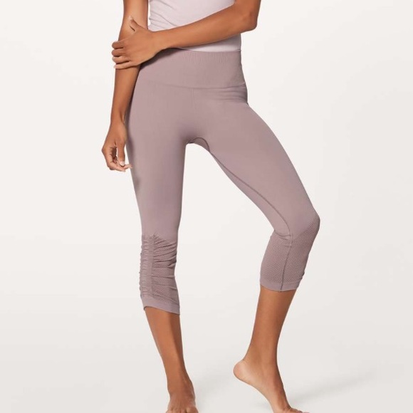 Lululemon Taryn Toomey The Class Awakening Crop - Picture 1 of 3
