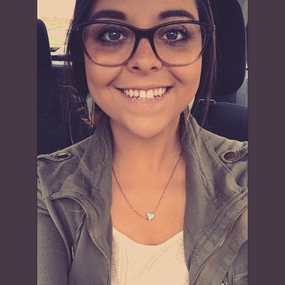 Meet your Posher, Kelly