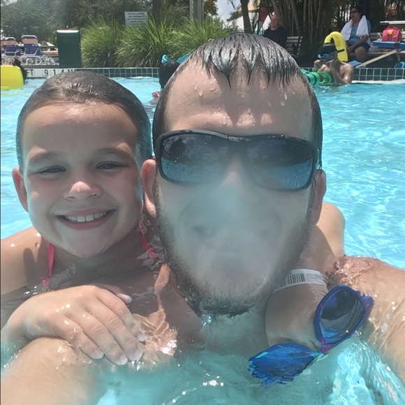 Meet your Posher, Chris - Picture 1 of 1