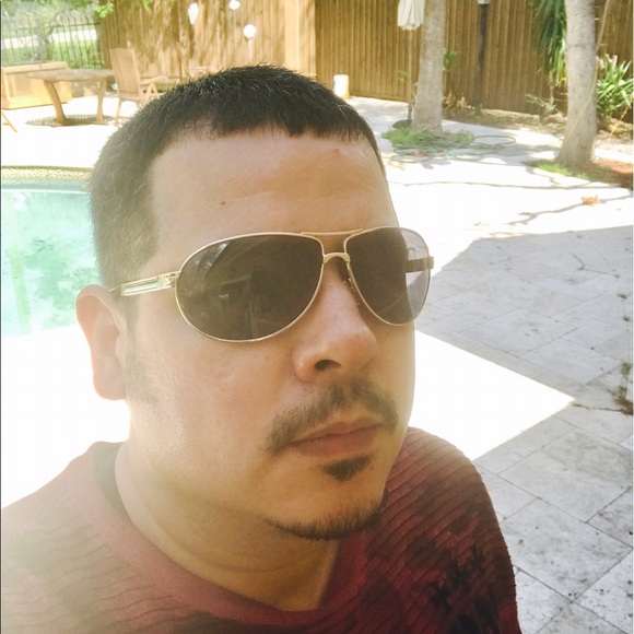 Meet your Posher, Julio - Picture 1 of 1