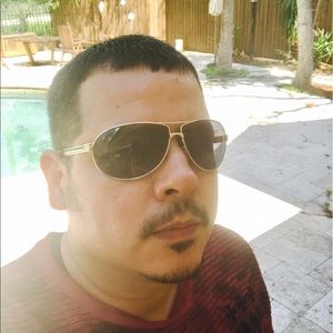 Meet your Posher, Julio