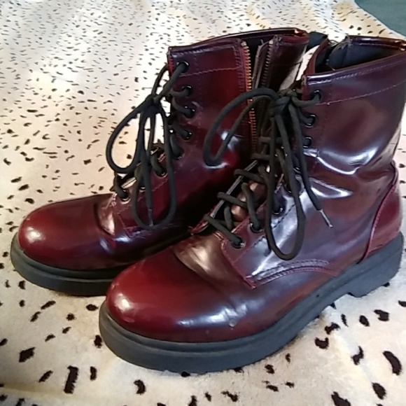 Boots - Picture 3 of 3