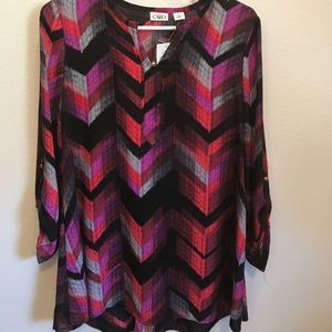 NWT Cato Chevron Tunic with Button detail on back