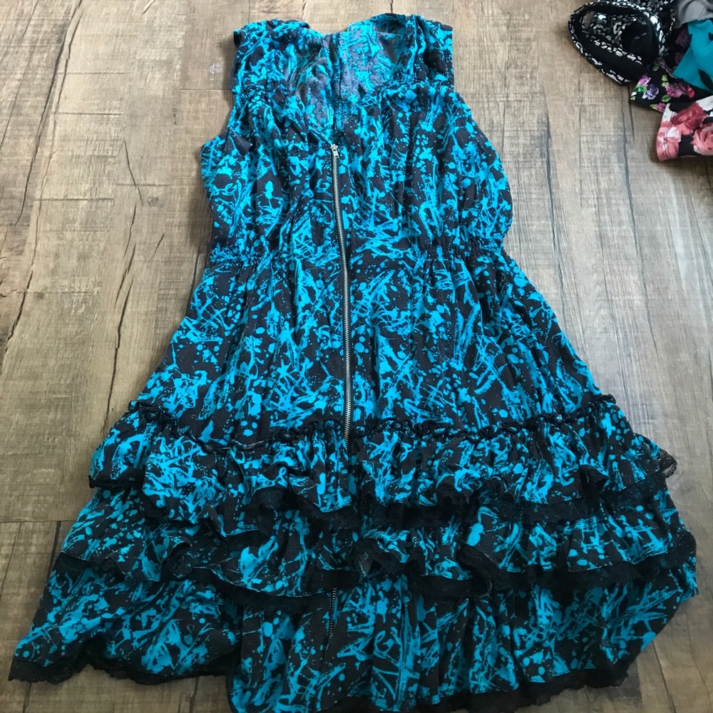 Sleeveless dress with tutu end
