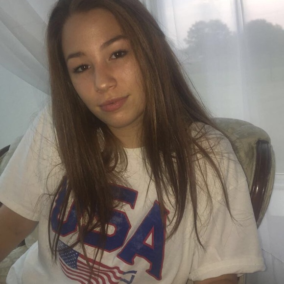 Meet your Posher, Kylee - Picture 1 of 1