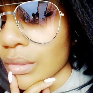 Meet your Posher, Jenelle