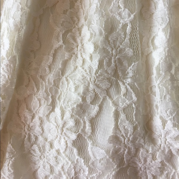 White strapless lace dress w/ bow back - Picture 3 of 6