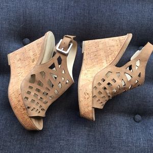 NWOT Calvin Klein platform sandals