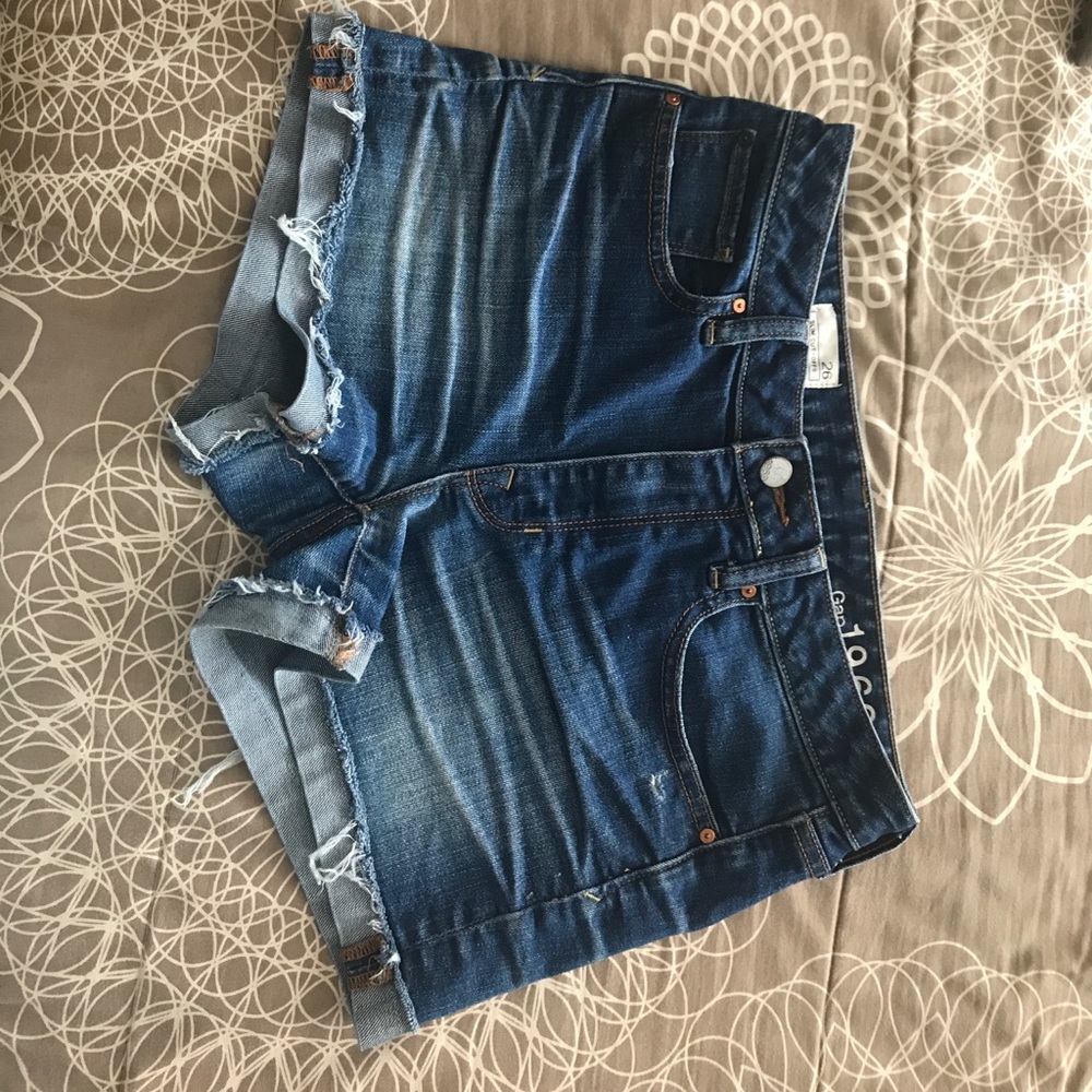 Gap 1969 slim cut offs 26
