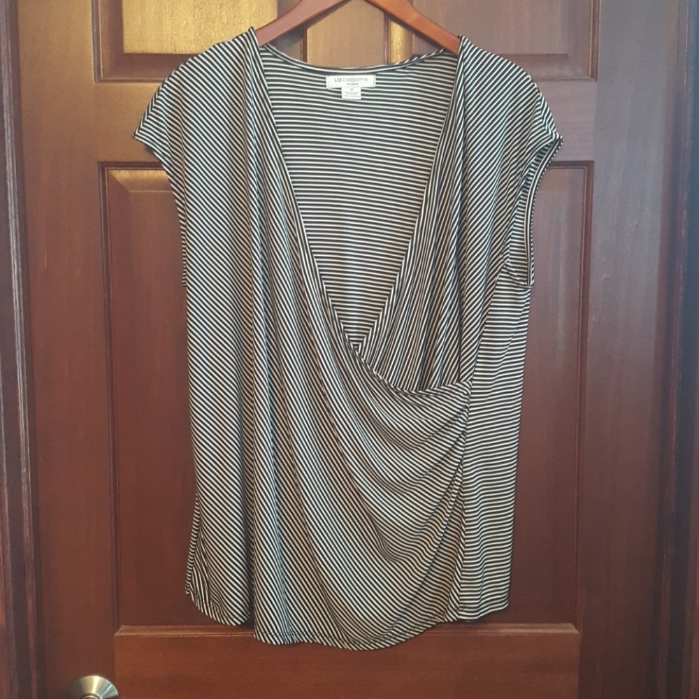 Liz Claiborne B&W Stripe Cap Sleeve Top