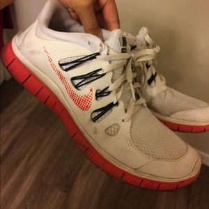 Nike free runs (2014 Valentine's Day editions)