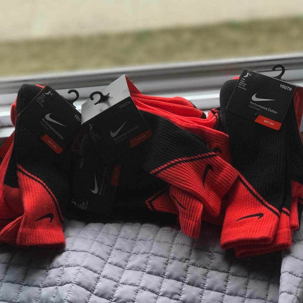 NWT Nike sport performance cushioned crew socks - Picture 2 of 6