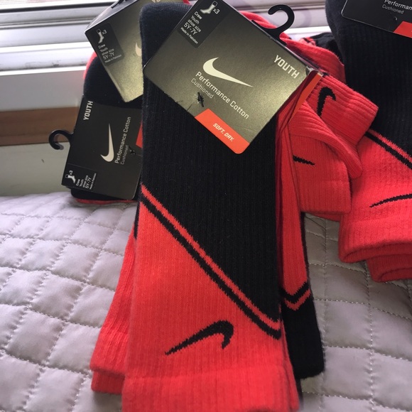 Nike Other - NWT Nike sport performance cushioned crew socks